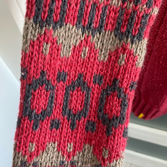 Sweater - Picture 5 of 5